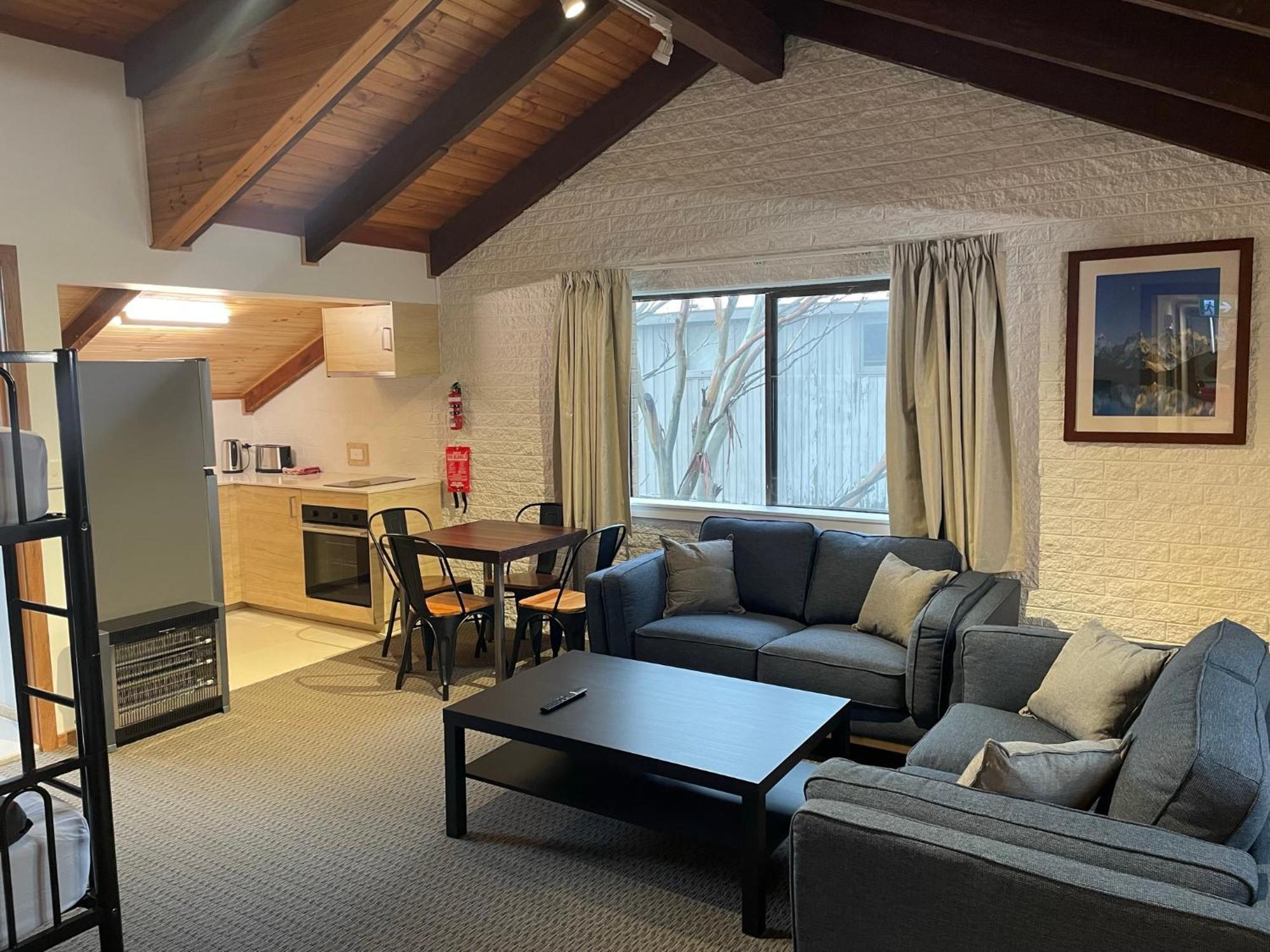 Alpine Retreat Mt Buller Hotel Mount Buller Exterior photo